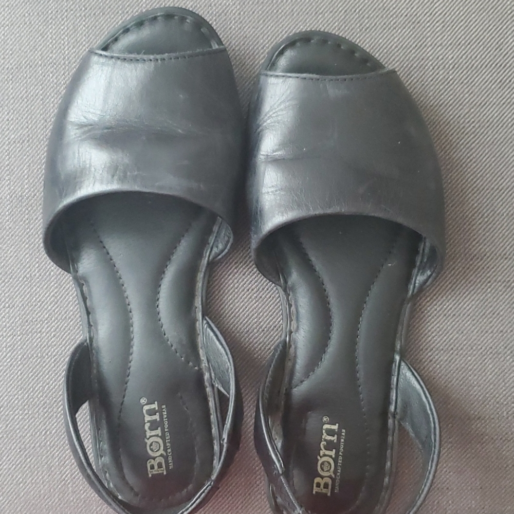 Born Trang Sandal size 7